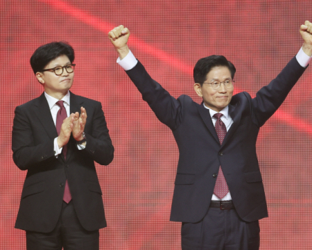 김문수, 국민의힘 대선 후보 확정…한동훈 꺾고 본선행